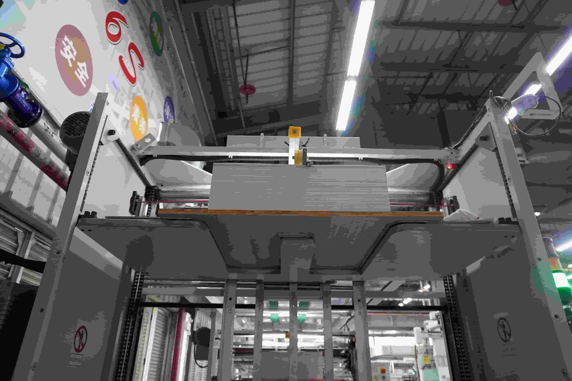 High Precision Cardboard Laminator with ±0.5mm Accuracy and 100-800g/m2 Upper Paper Thickness